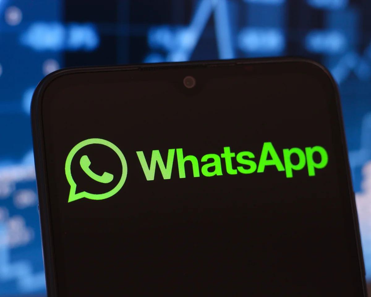 How to filter out mobile phone users with both US securities accounts and WhatsApp accounts?