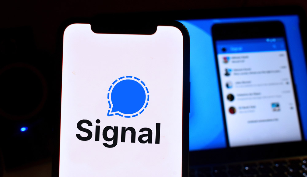 How can I chat securely with Signal?
