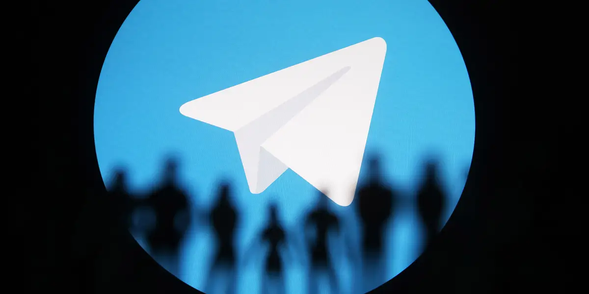 How does MOMO use number filtering to improve communication efficiency?