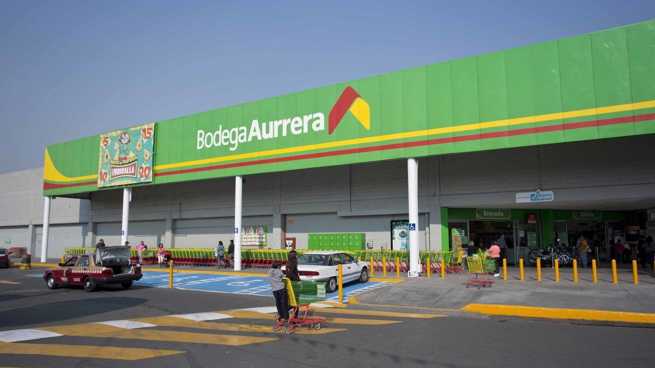 How can you find targeted buyers in the retail industry using Digital Planet?