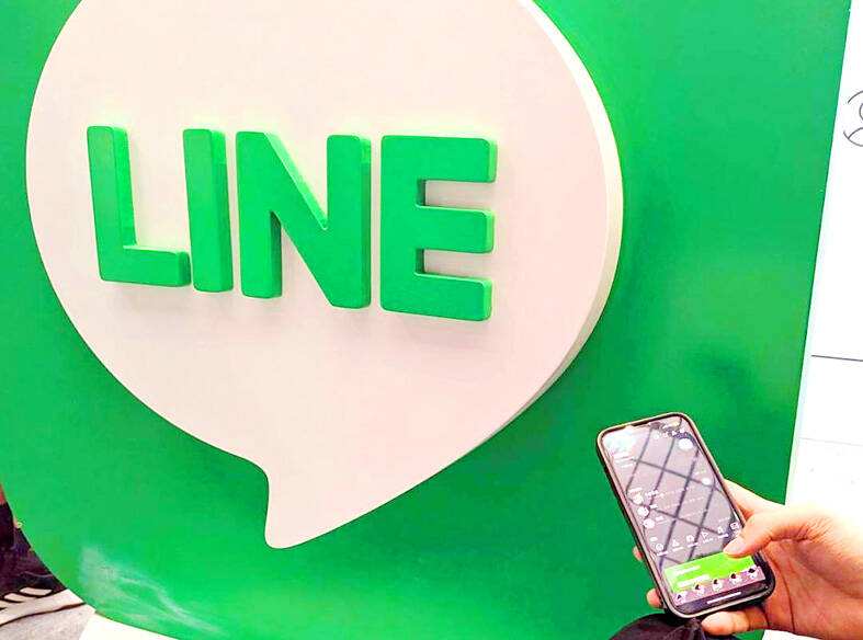 Discover Instagram: Sharing beautiful moments and its cultural influence.